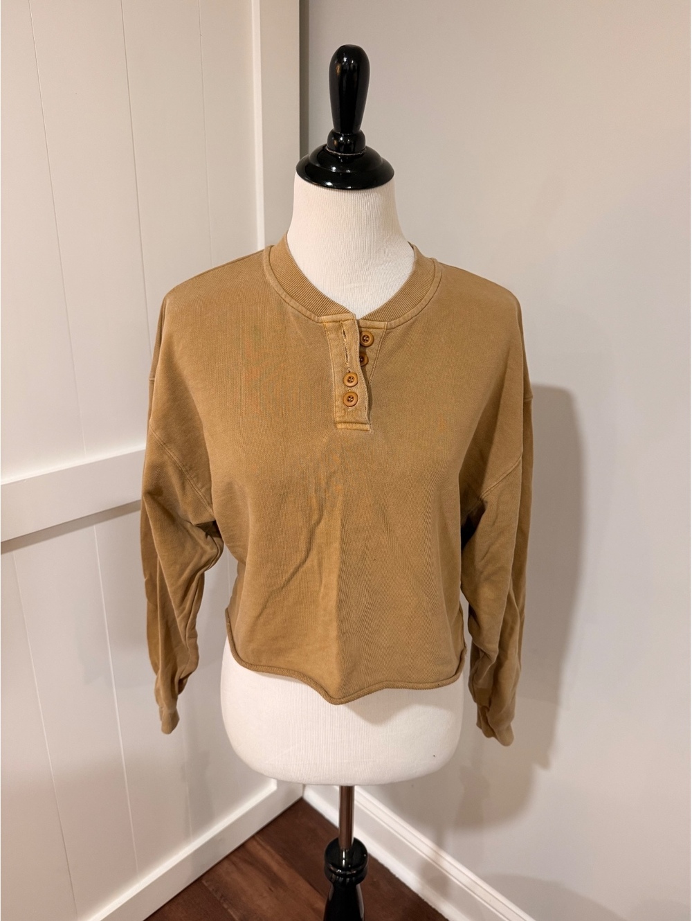 Urban Outfitters Women's Cropped Henley Sweatshirt, Tan, Size Small